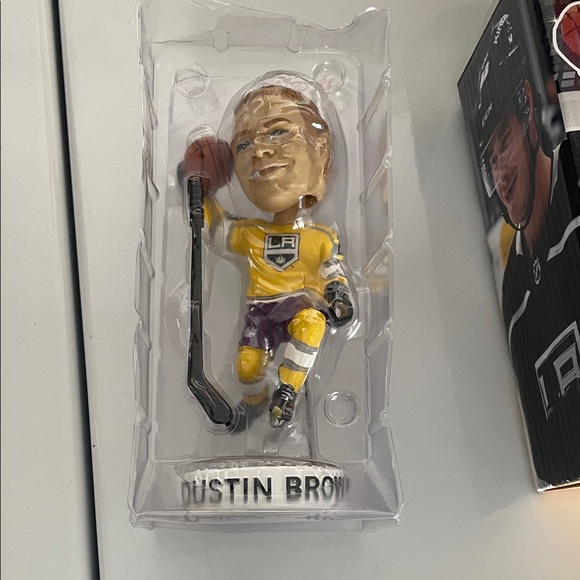 Dustin Brown Bobblehead - Picture 3 of 4